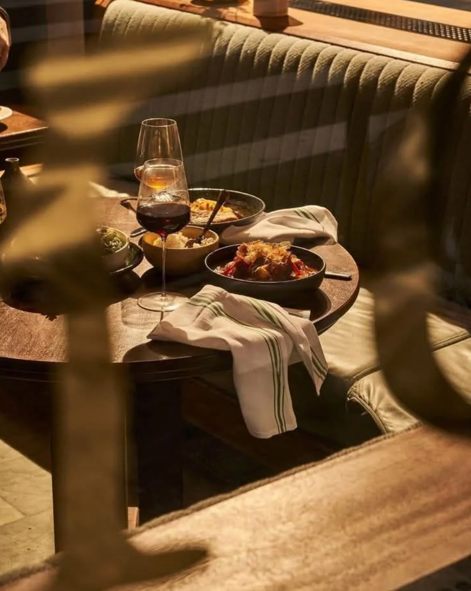 Repas en banquette intime