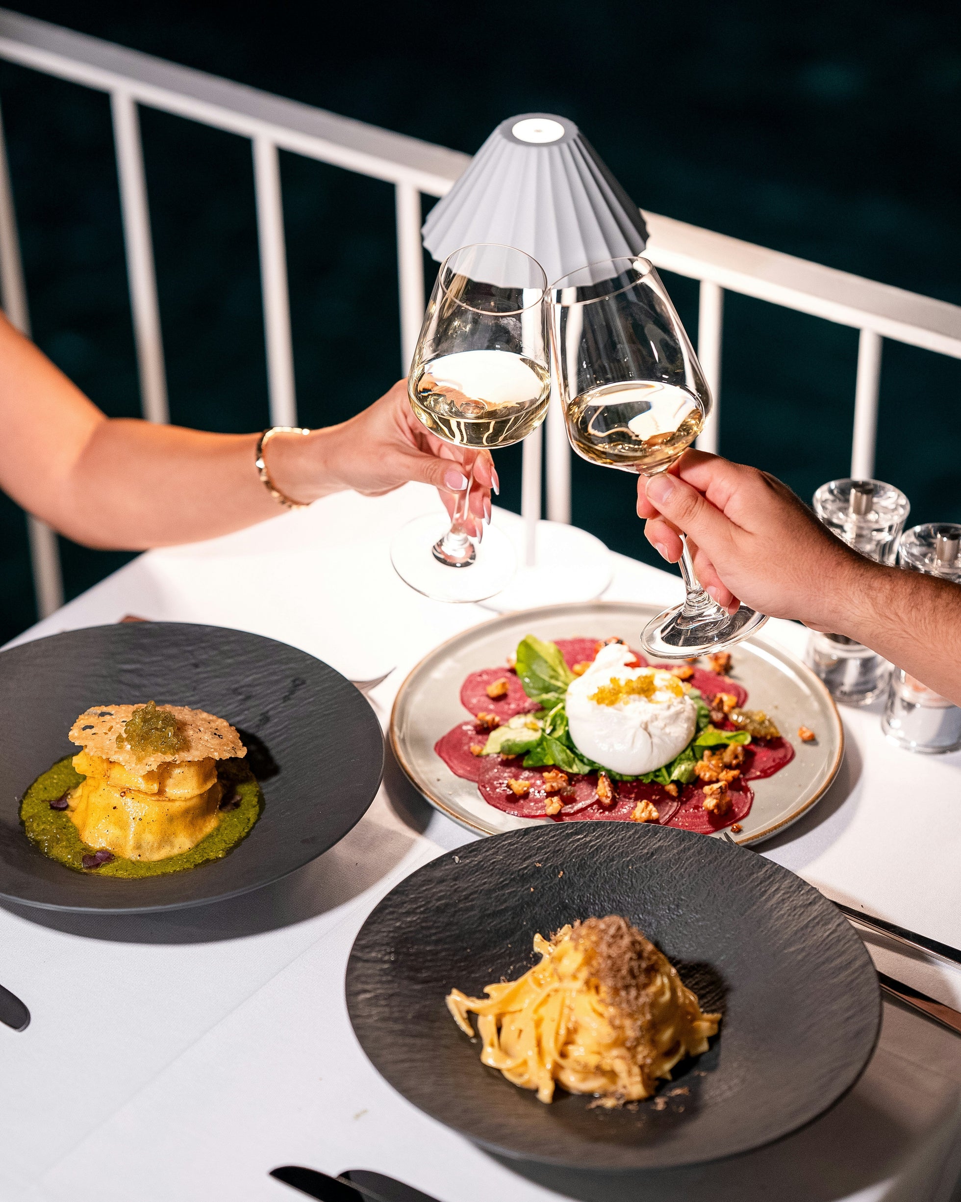 AU MENU — bien manger dans l'Ouest-de-l'Île